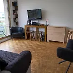 Entiry Apartment, Private Rooms In Paris